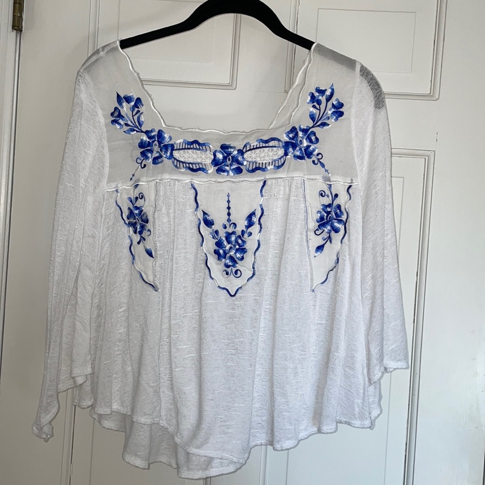Free people, white blouse with blue embroidery,